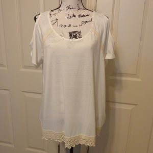 1x- Cold Shoulder top with lace hem